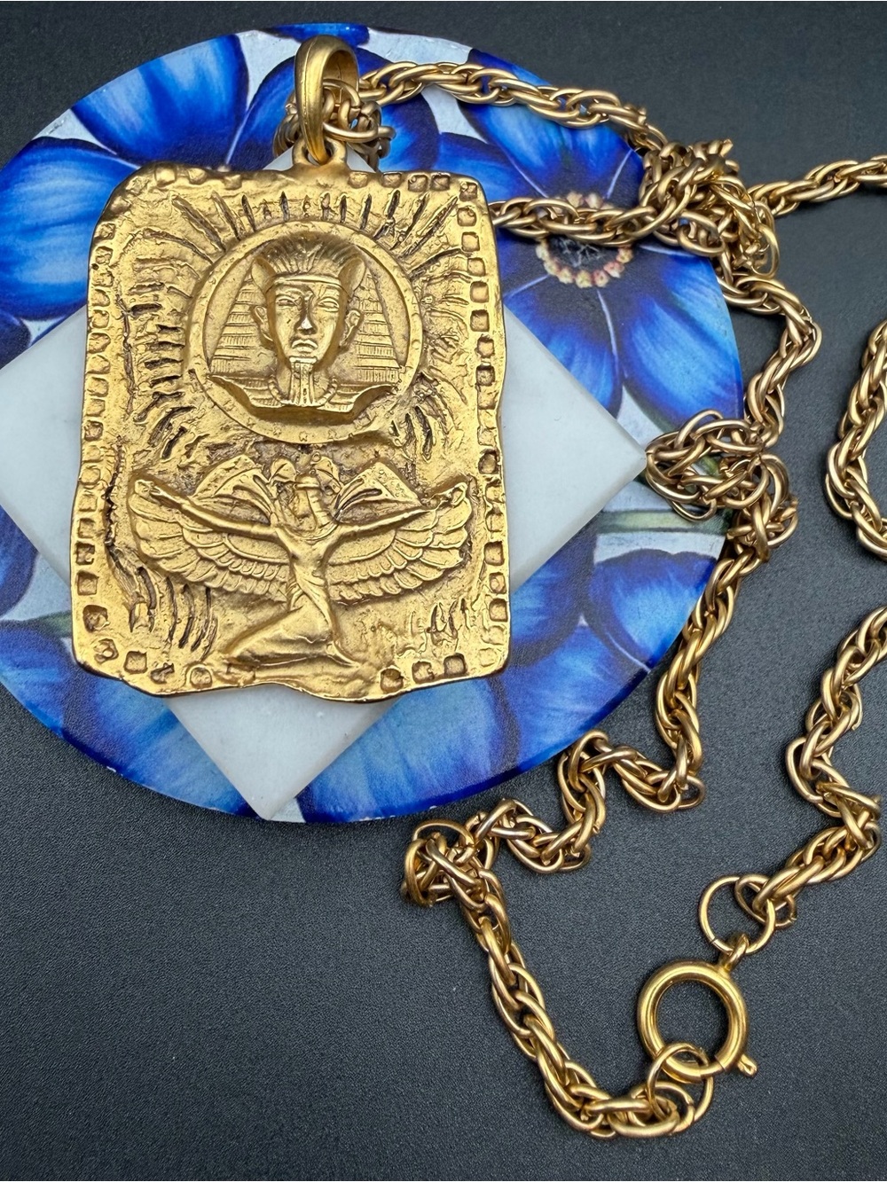 Vintage Egyptian Revival Pendant Necklace #622 gold tone pharaoh